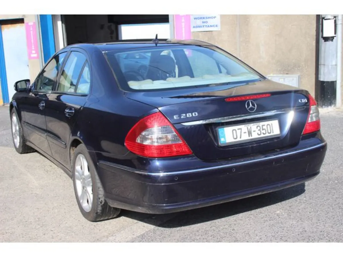 Mercedes-Benz E-Class CDI A/T 4DR - Image 4