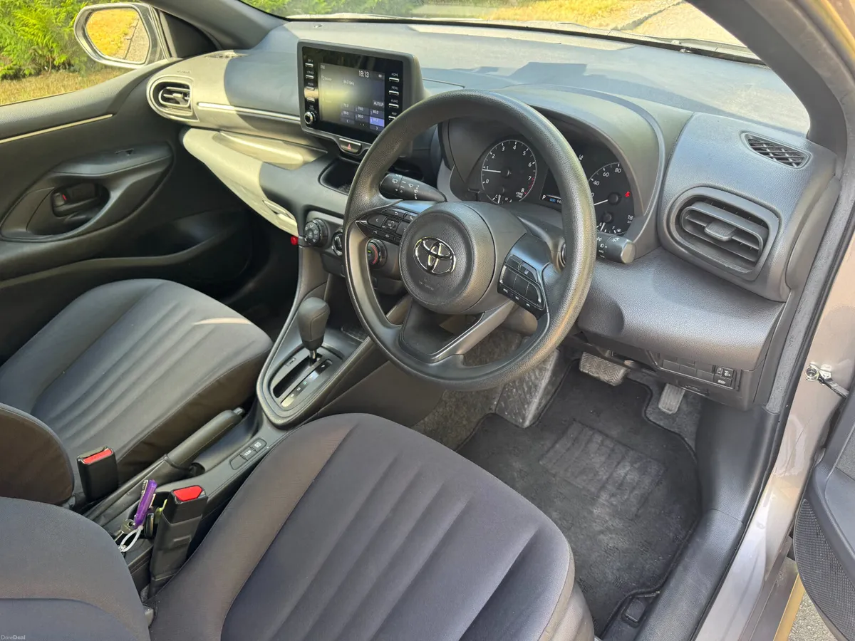 22 Toyota Yaris 1.0 Automatic - Image 6