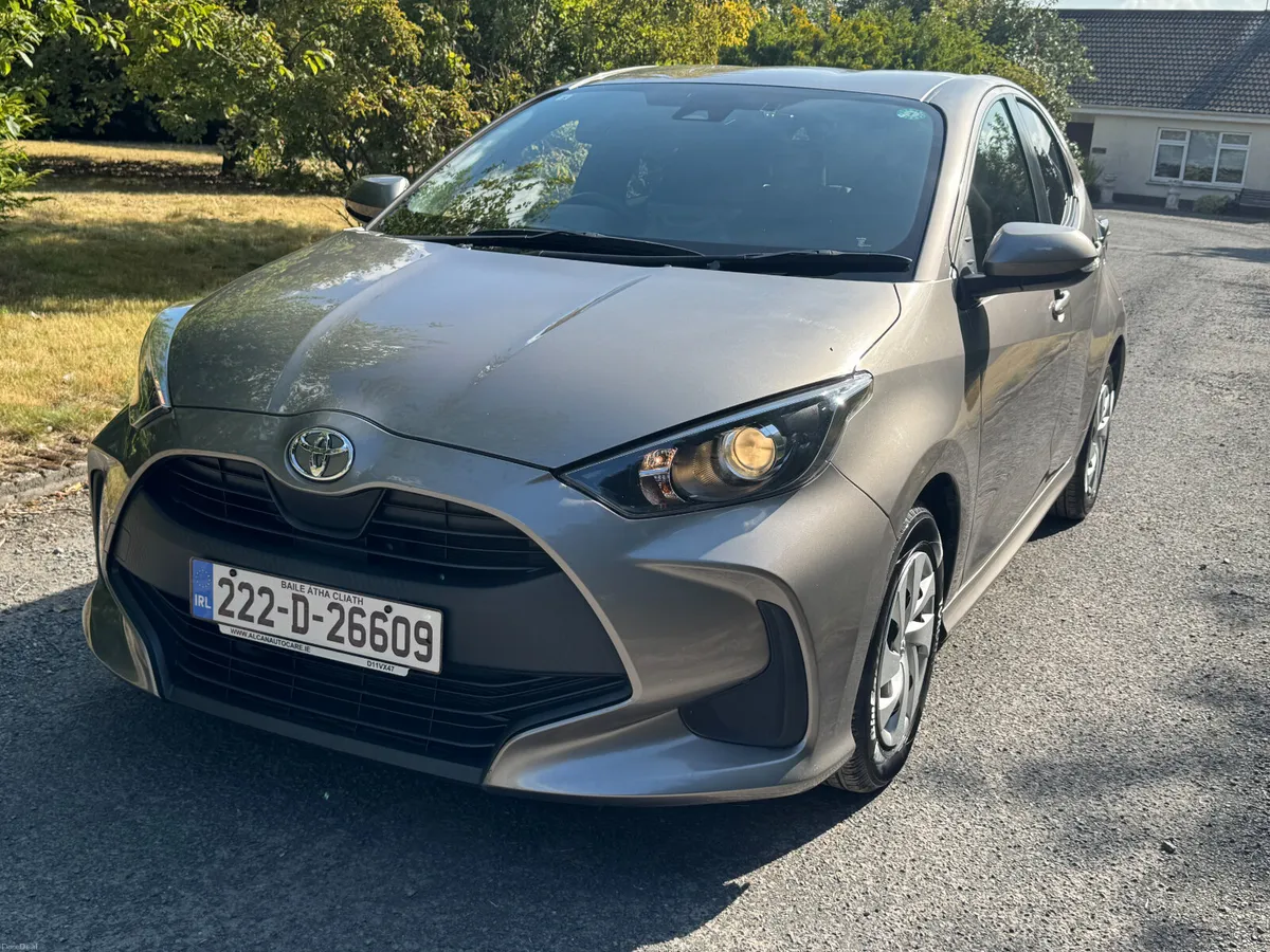 22 Toyota Yaris 1.0 Automatic - Image 2