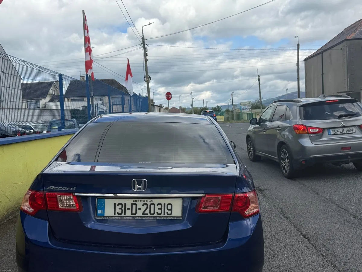 Honda car - Image 2
