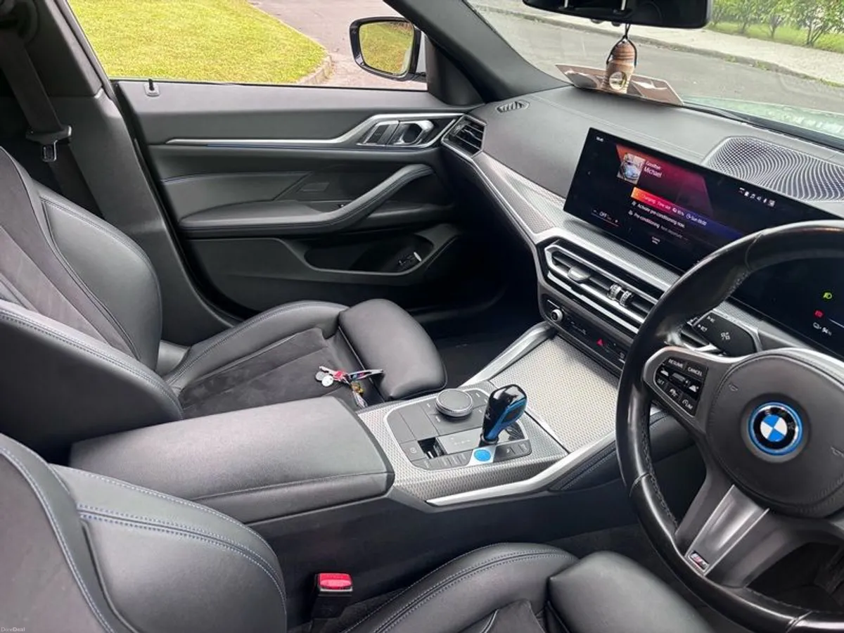 2022 Bmw I4 - Image 3
