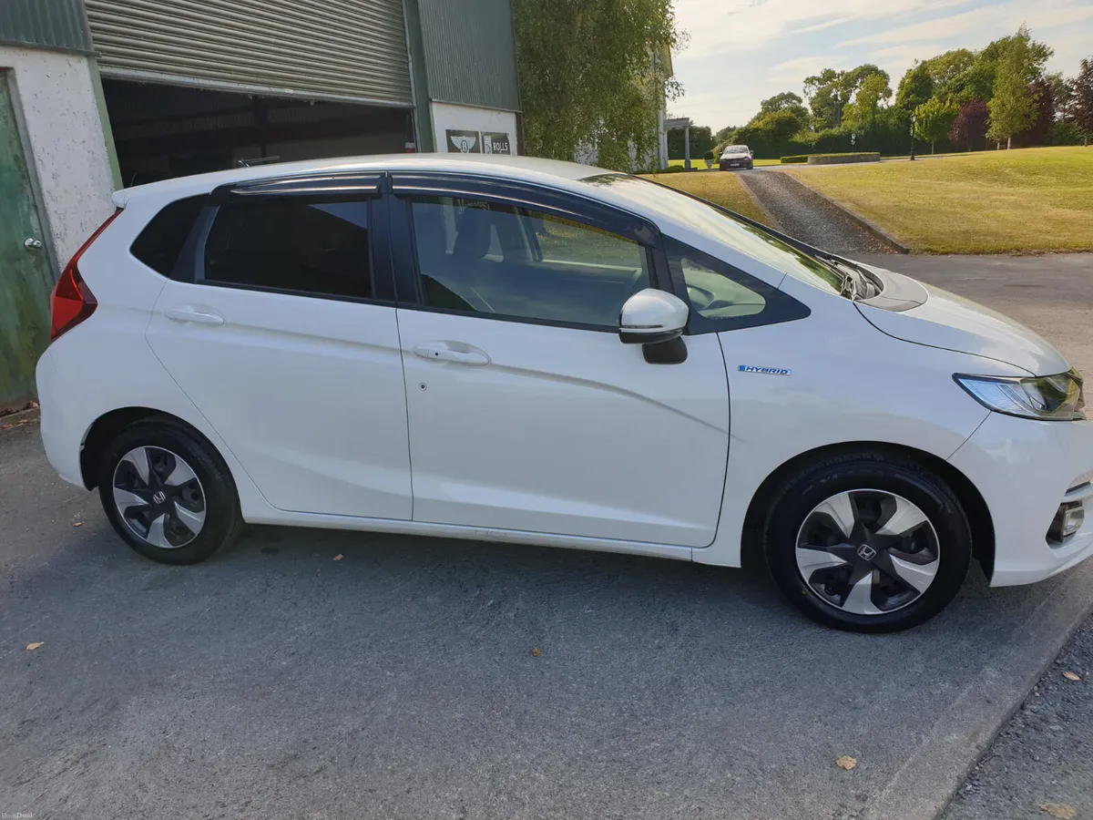 HONDA FIT  /182/ AUTO/ HIGH SPEC - Image 4