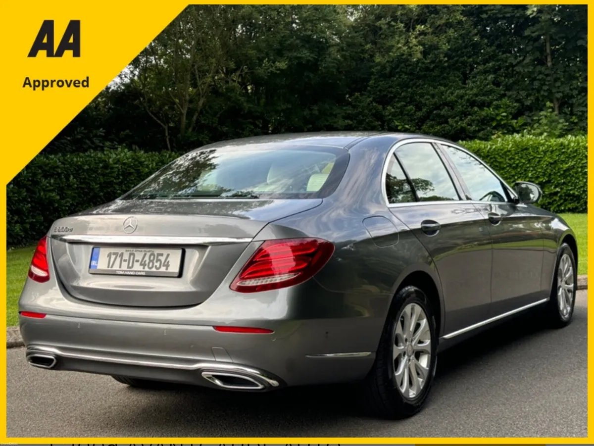 Mercedes-Benz E200 AVANTGARDE 2017 *LOW KLMS* - Image 4