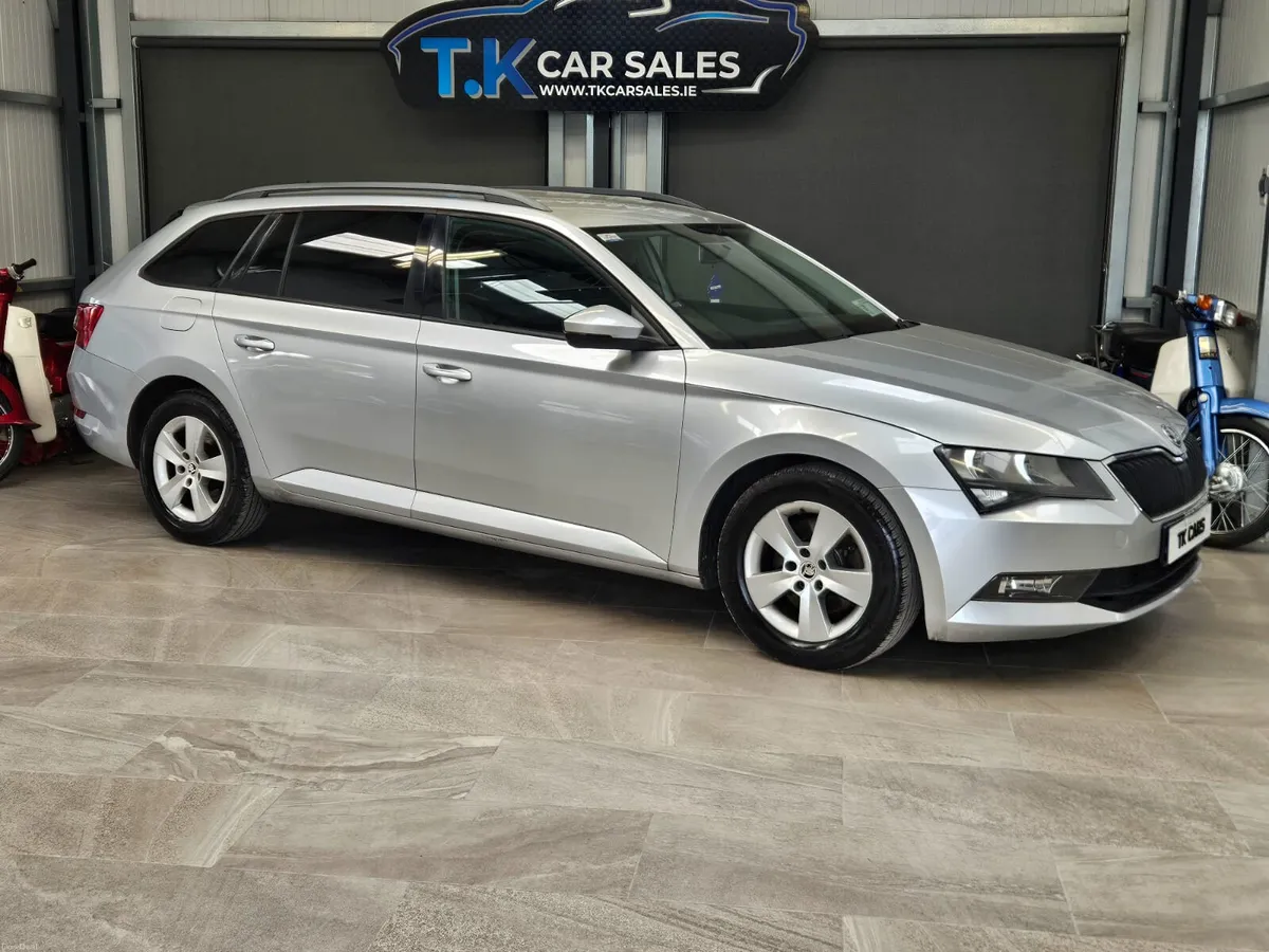 16 SKODA SUPERB COMBI STYLE AUTOMATIC - Image 1