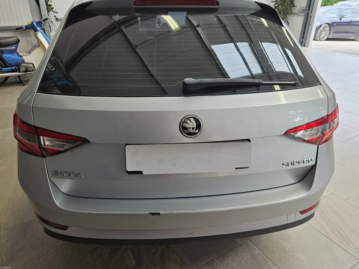 16 SKODA SUPERB COMBI STYLE AUTOMATIC - Image 5