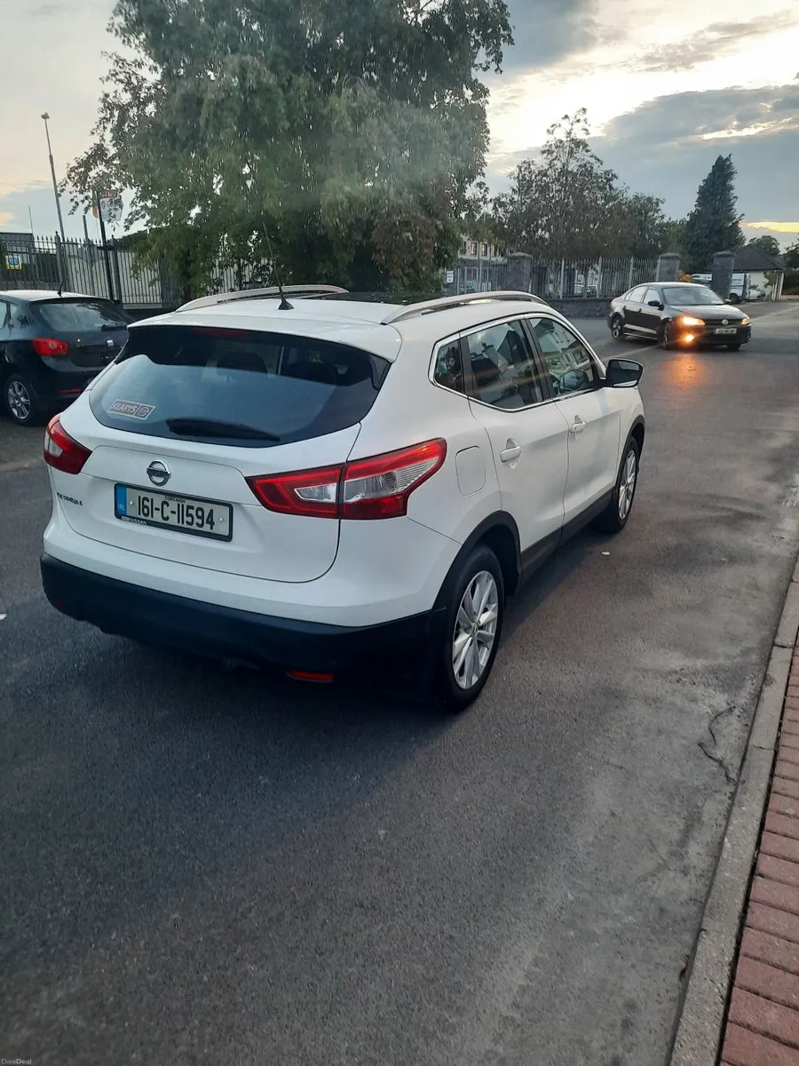 Nissan Qashqai 2016 automatic - Image 3