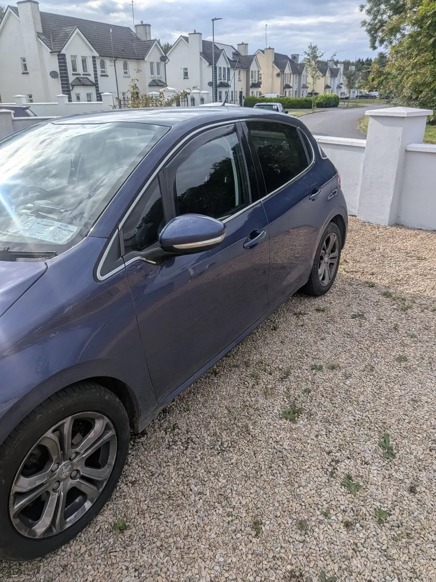 Peugeot 208 2014 - Image 3