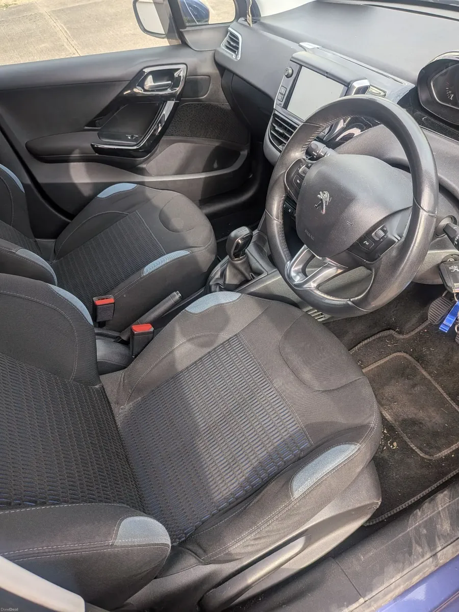 Peugeot 208 2014 - Image 6