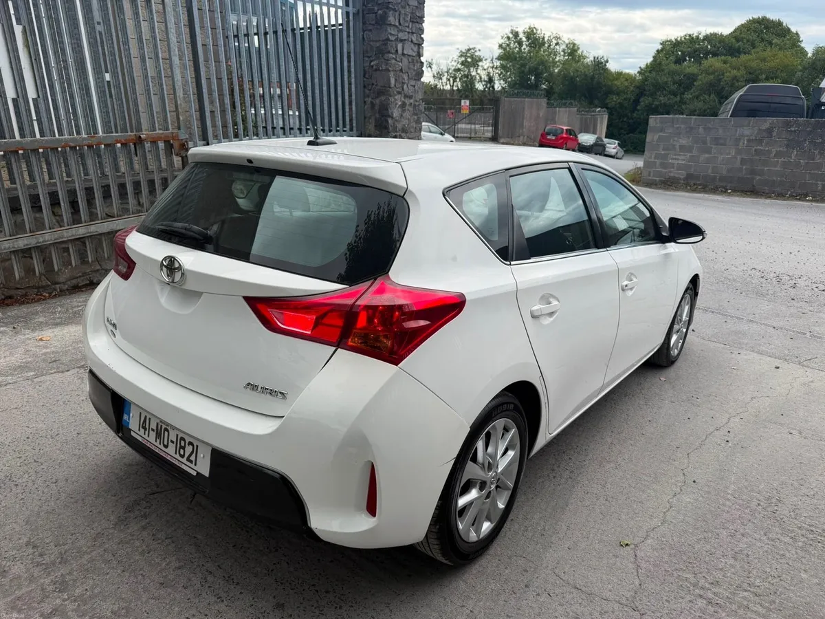 141 TOYOTA AURIS 1.4 - Image 4
