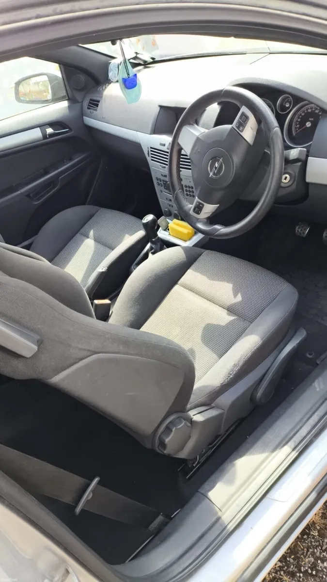 Opel Astra 1.4L Petrol 2008 - Image 6