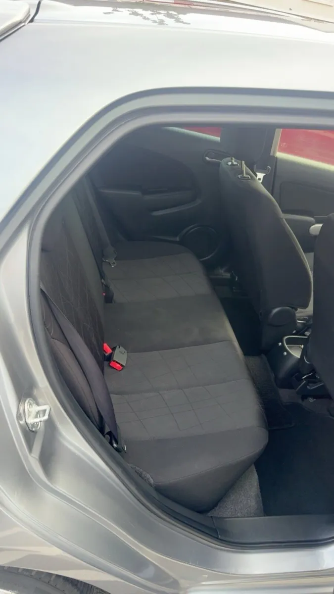 Car - Image 5