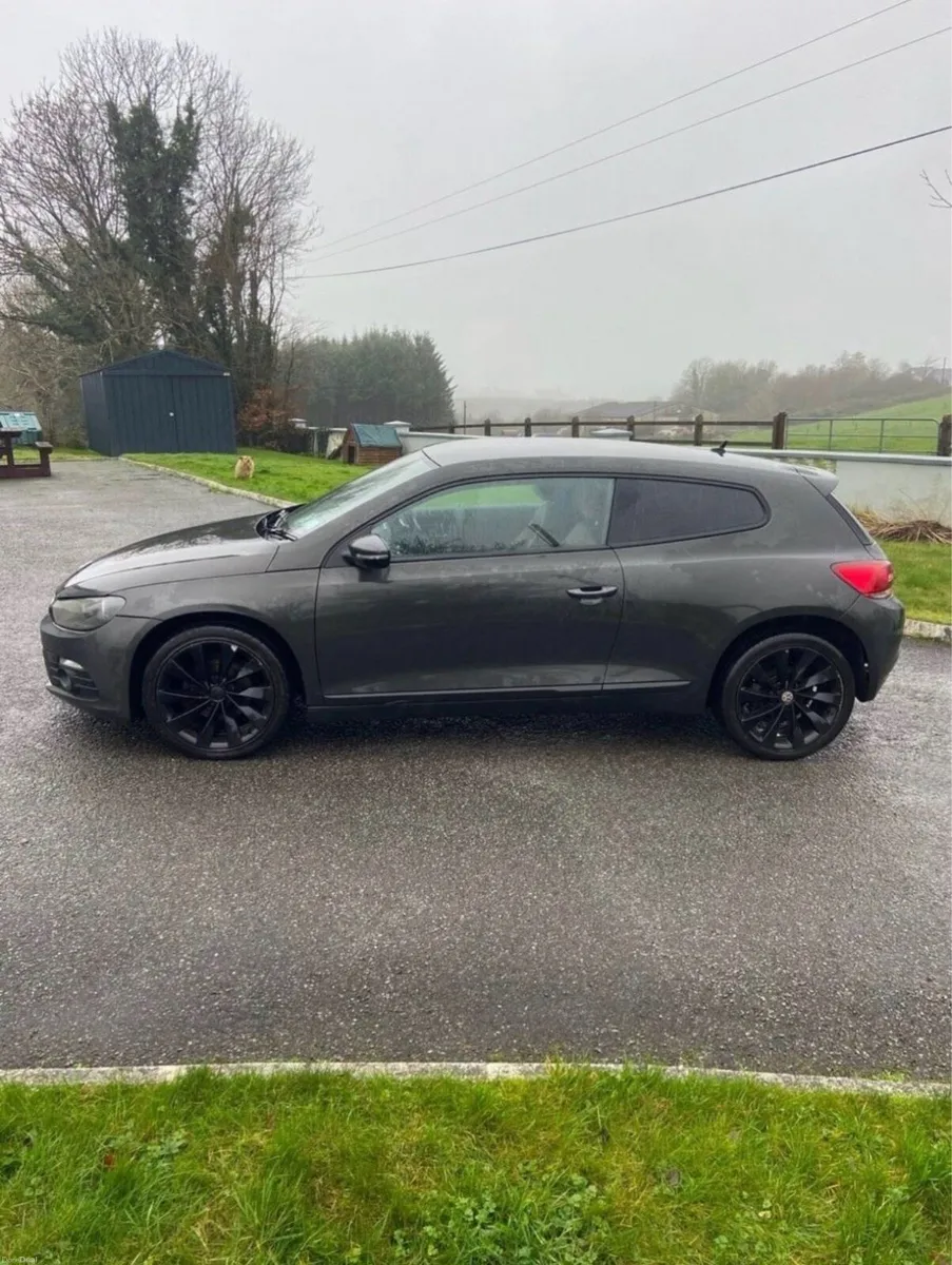 Volkswagen Scirocco 2.0 2010 - Image 2