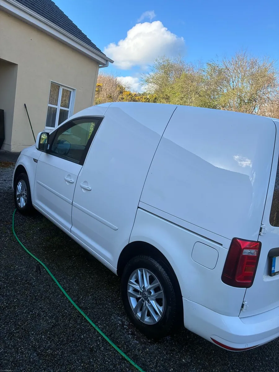 Volkswagen Caddy Highline 2.0 - Image 4