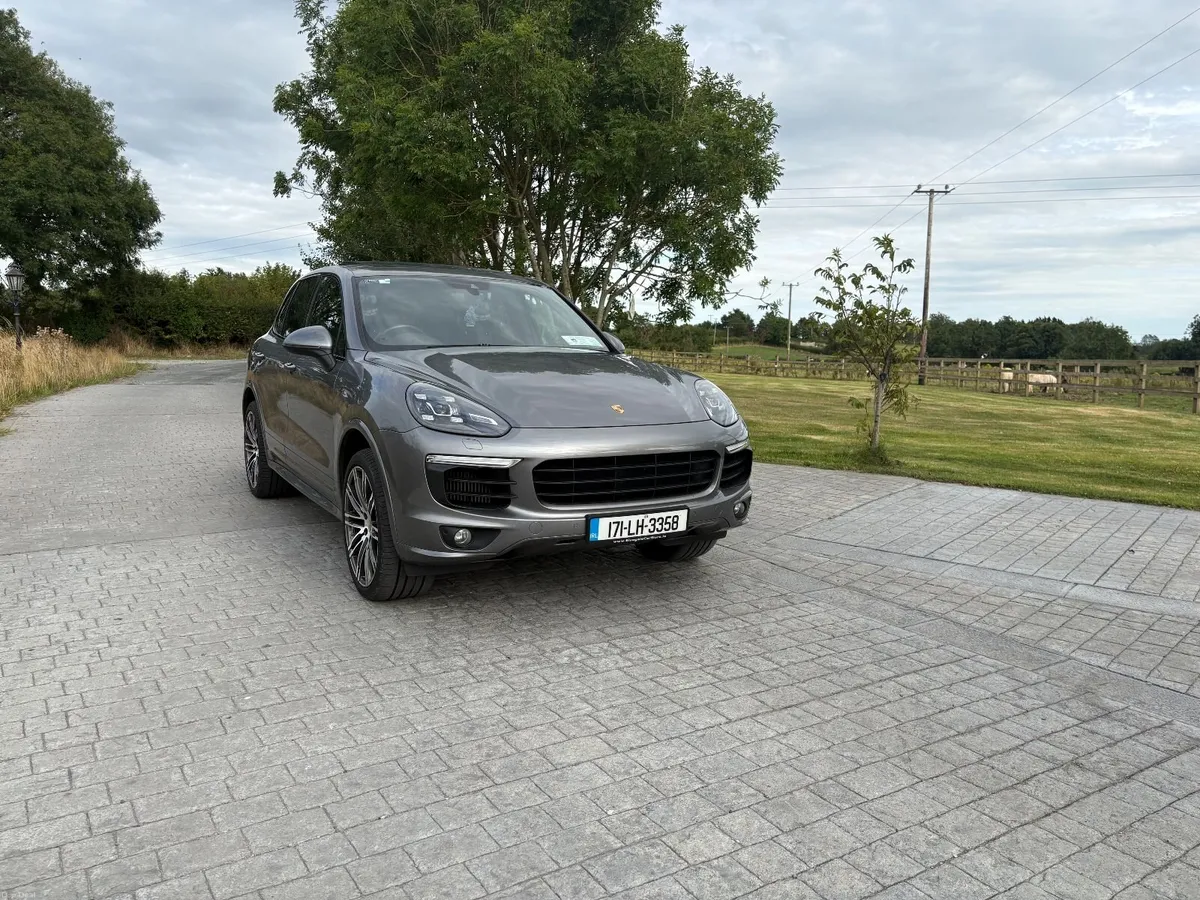 Porsche Cayenne s 2017 4.2 V8 Diesel - Image 2