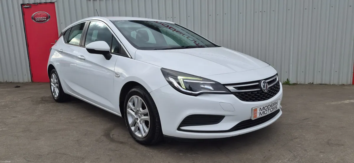 Vauxhall Astra design 1.6 cdti  low miles low kms - Image 3