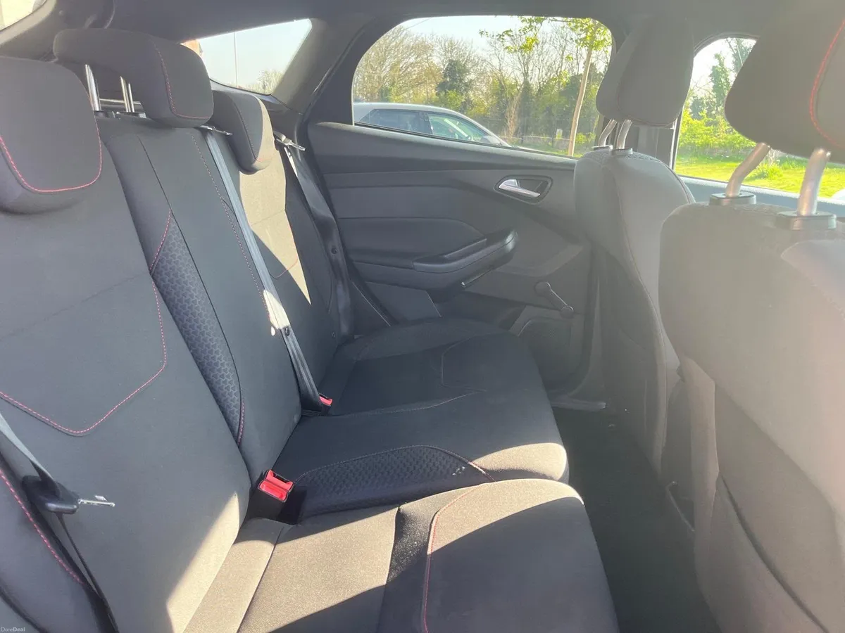 Ford Focus 2018 - Image 2