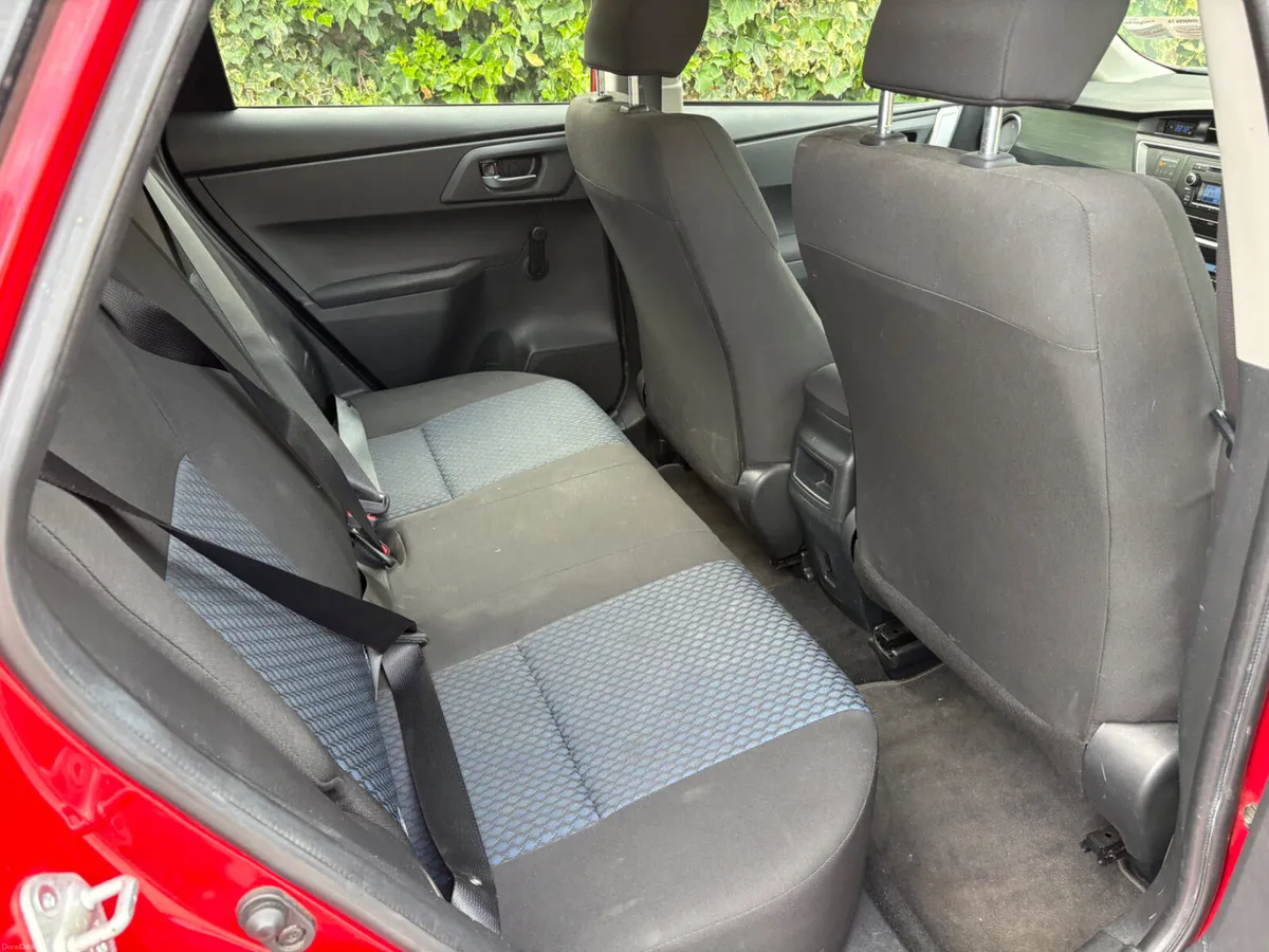 Toyota Auris 2015 1.3 - Image 6
