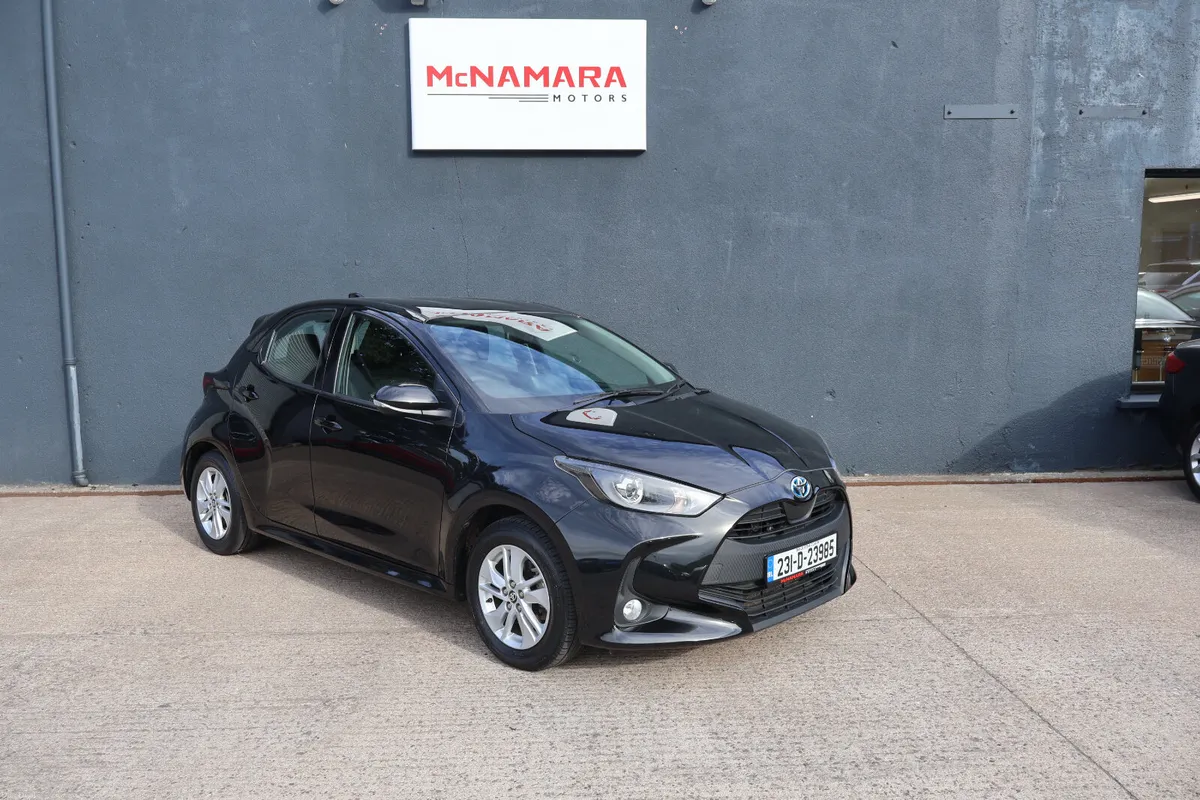 Toyota Yaris Hybrid Luna Irish Car Mint Condition! - Image 1