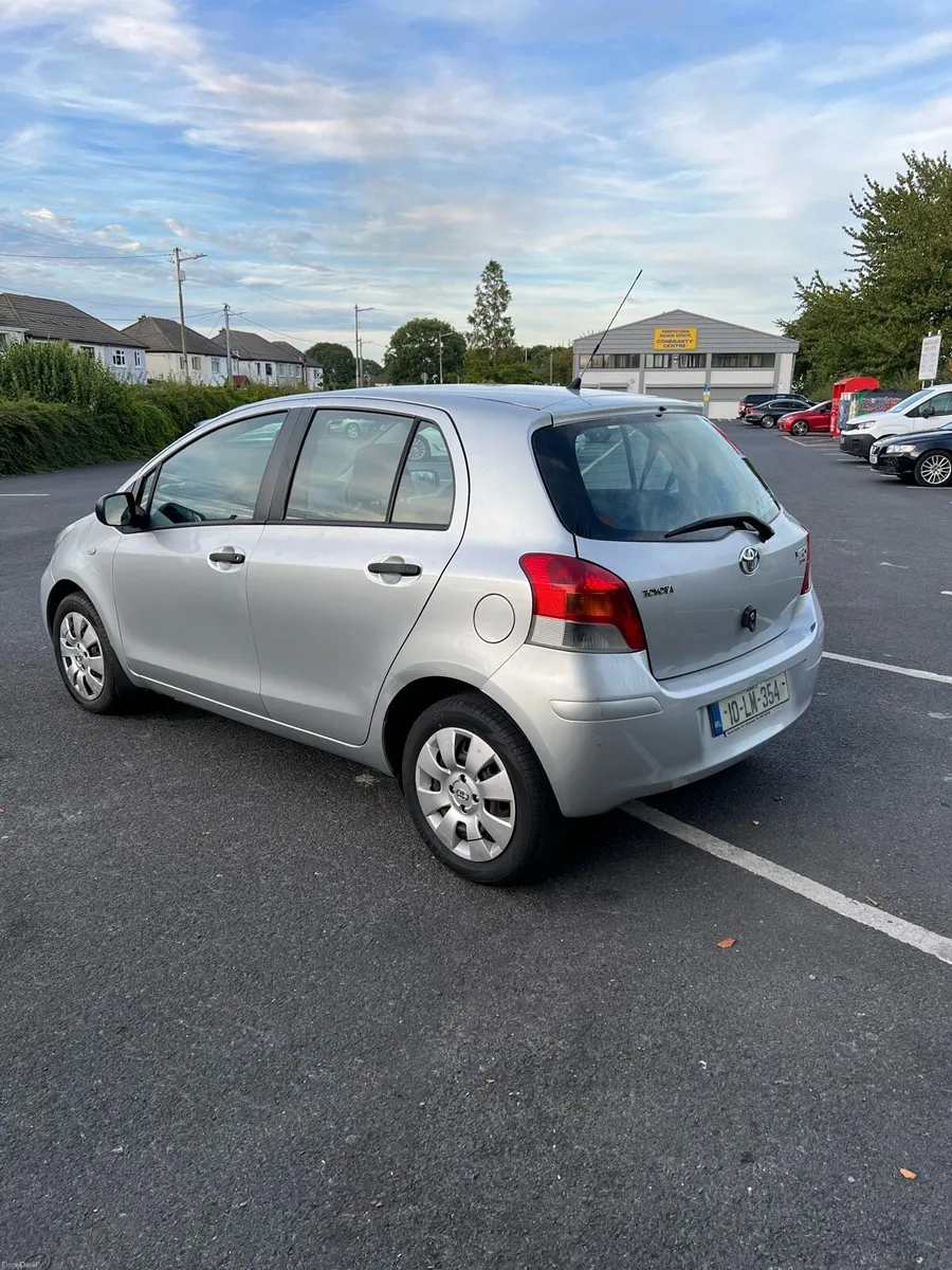 2010 Toyota Yaris - Image 3