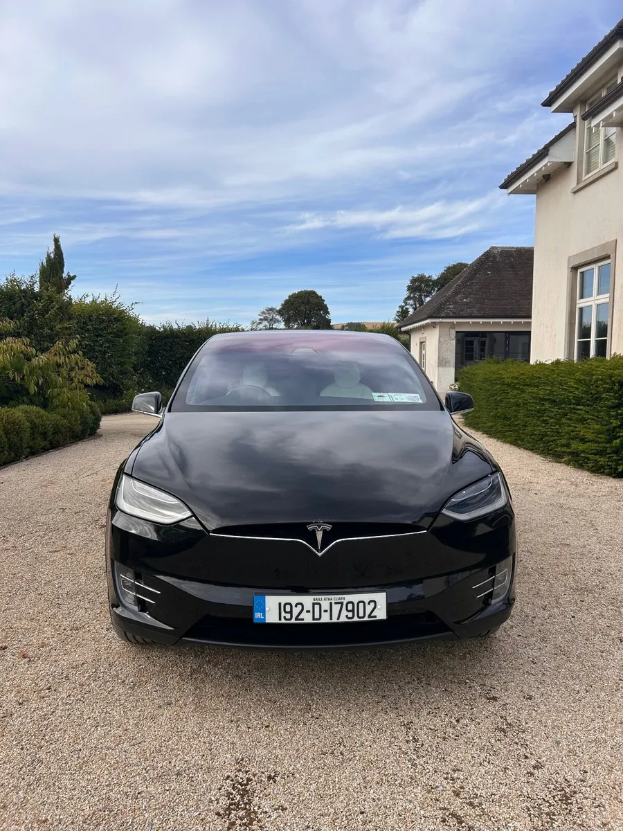 Tesla Model X 2019 - Image 1