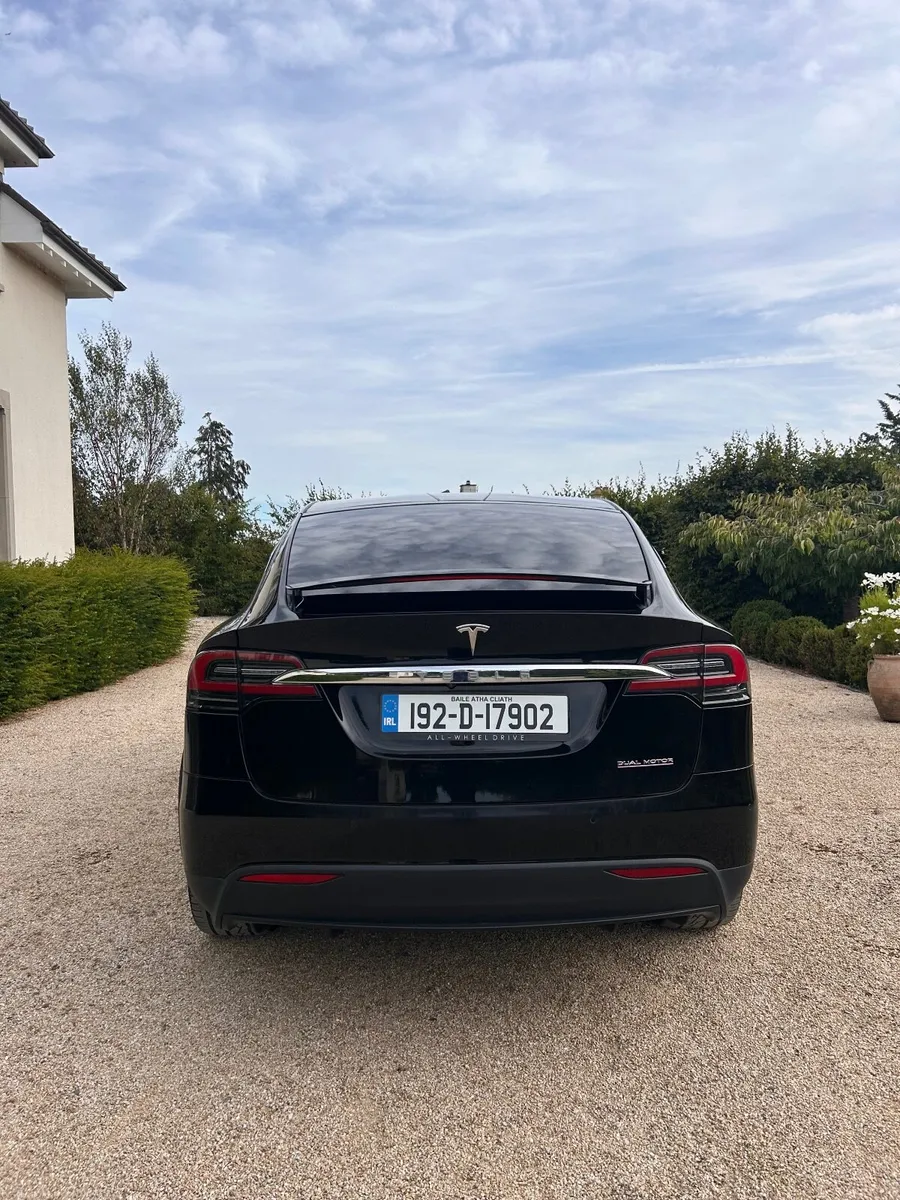 Tesla Model X 2019 - Image 5