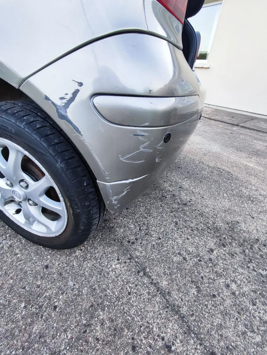 Toyota Yaris 2005 - Image 2