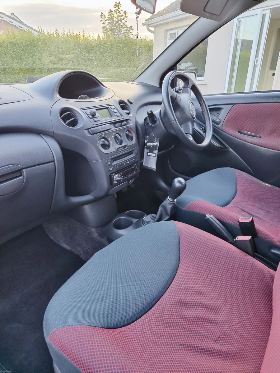 Toyota Yaris 2005 - Image 4