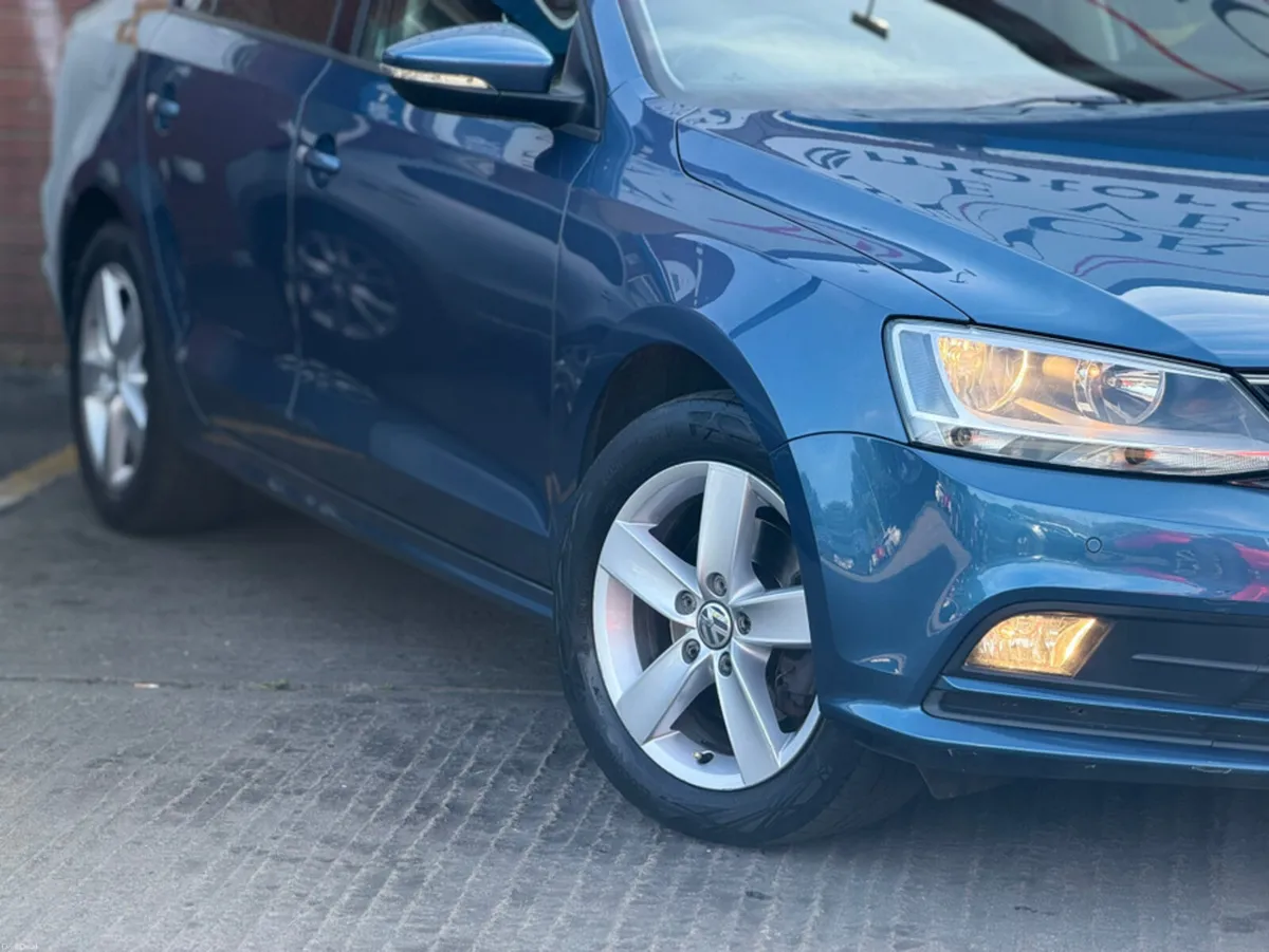 Volkswagen Jetta 1.2 TSI COMFORTLINE 5DR - FSH - Image 5