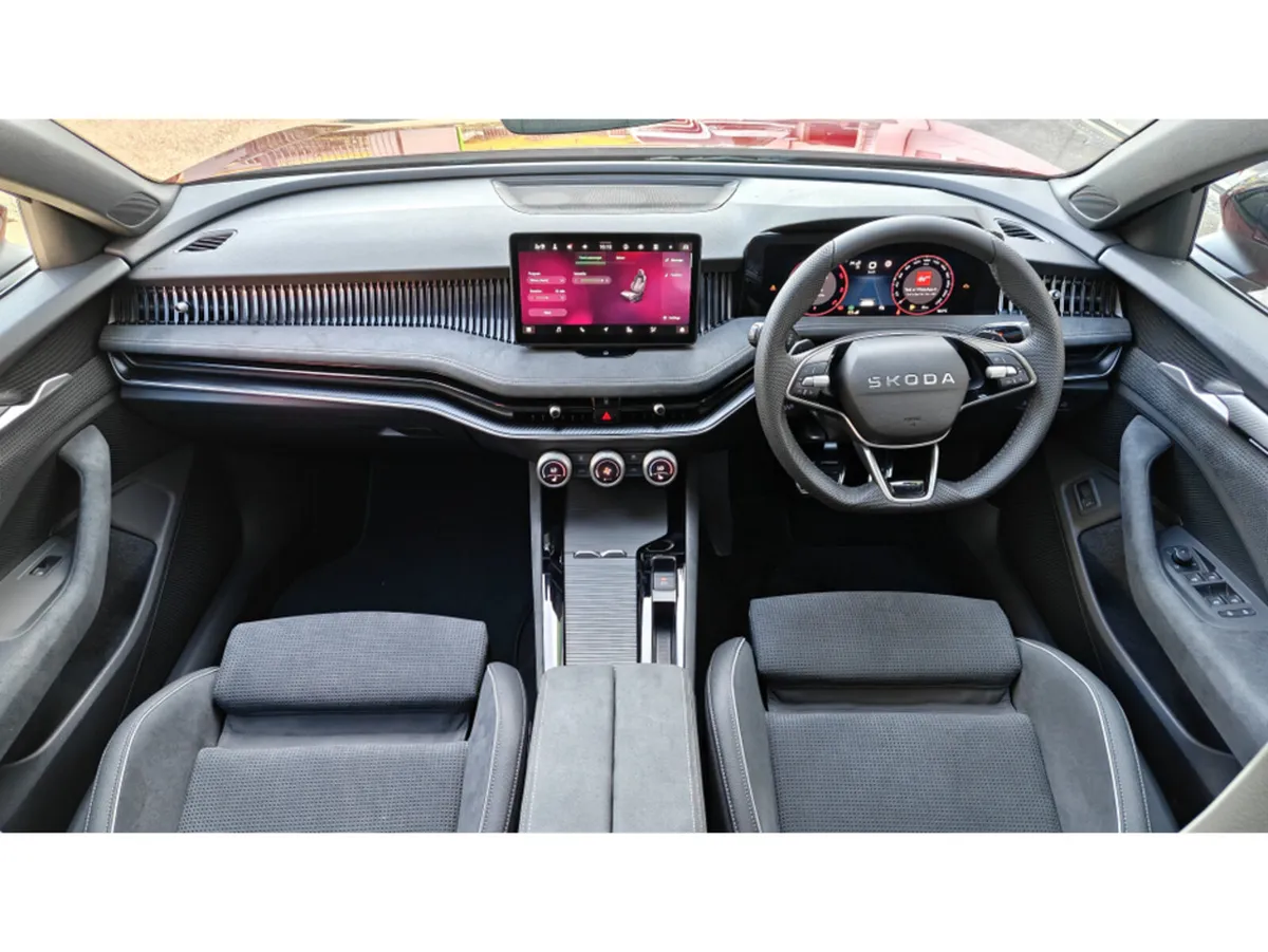 Skoda Superb DSG SPORTLINE - LOW MILEAGE - FACTORY - Image 3