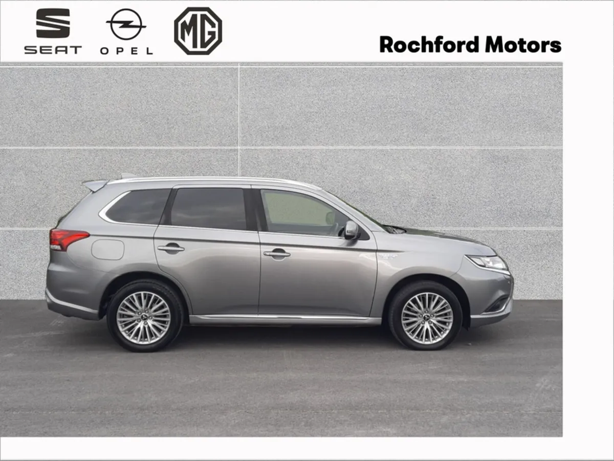 Mitsubishi Outlander PHEV 2.4 DYNAMIQUE SAFETY - Image 3