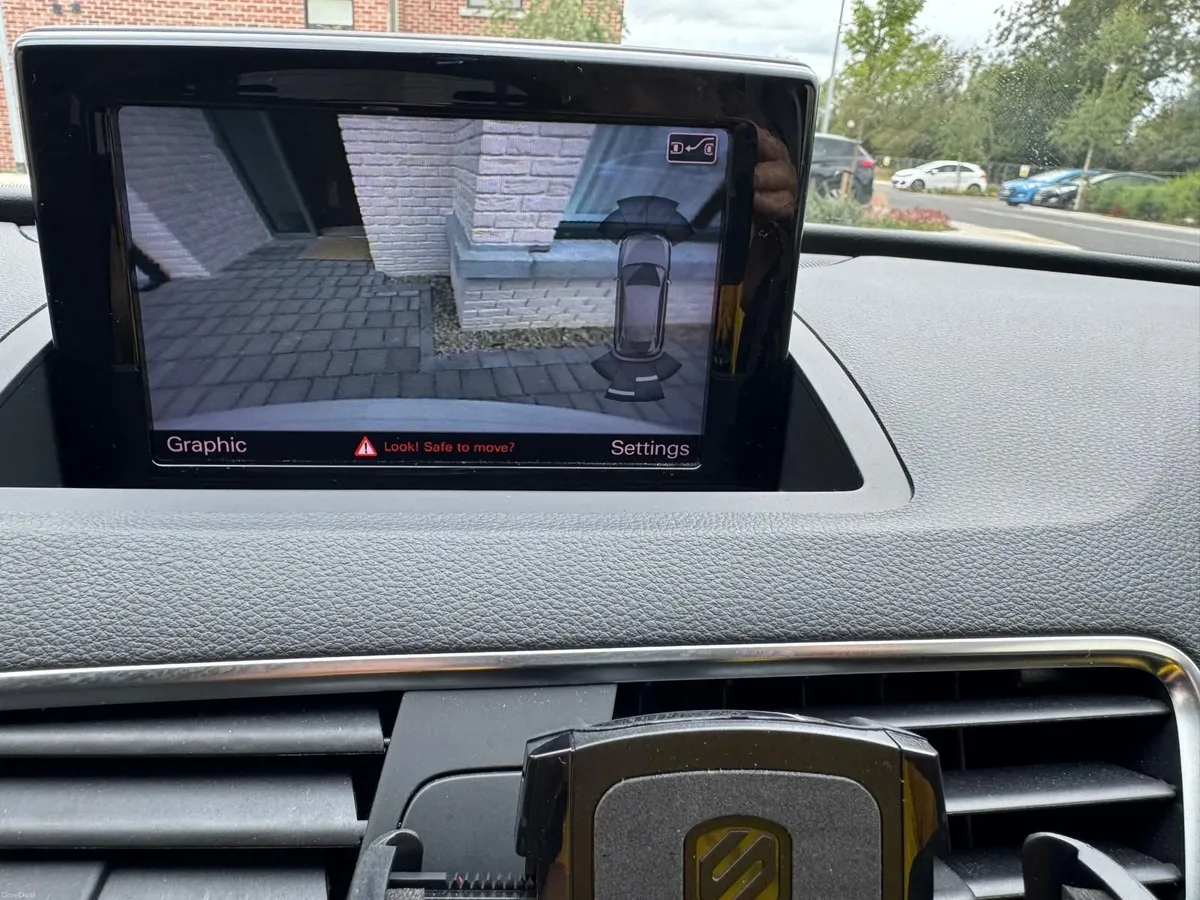 Audi Q3 2017 - Image 4
