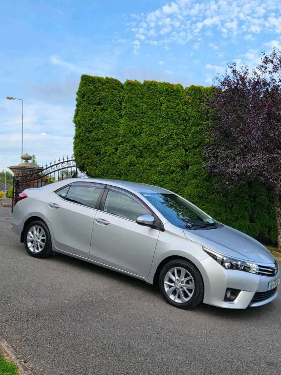 2015 Toyota corrola  145k km 1 owner car - Image 2