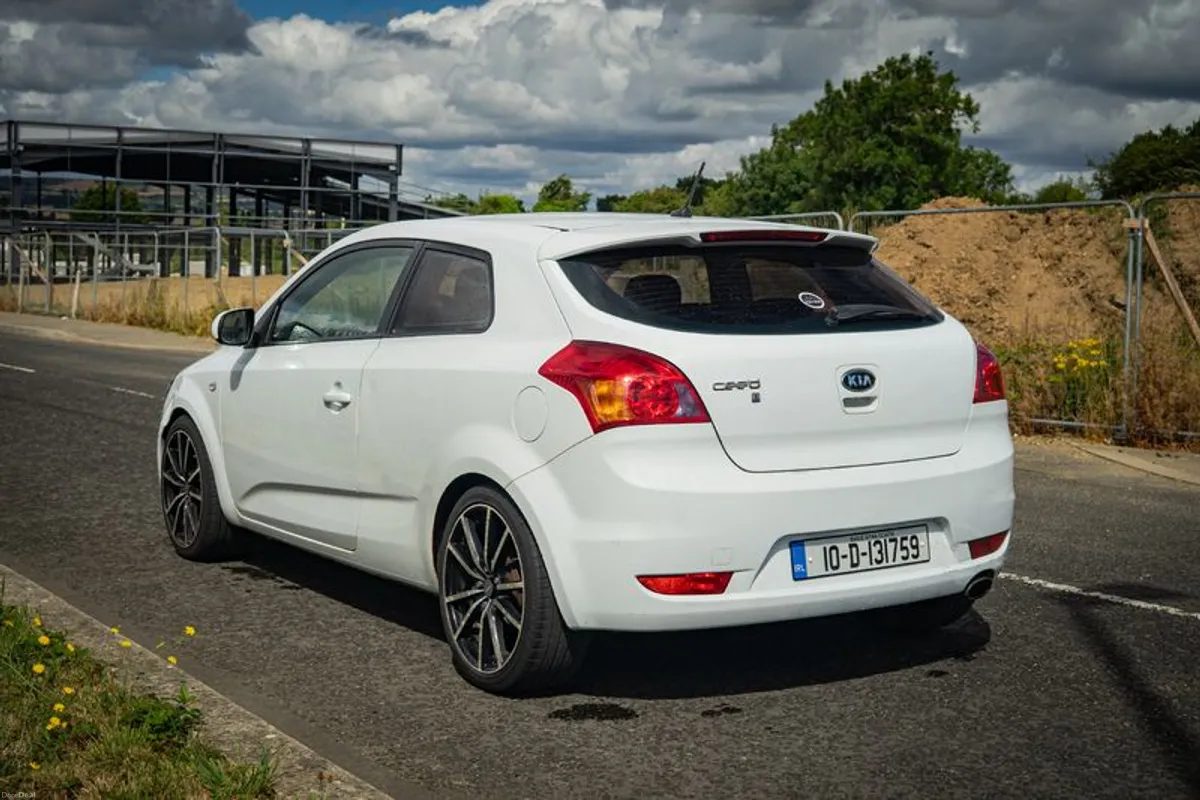 2010 Kia Pro Ceed - NCT & Tax 2027, 1.4 Petrol - Image 3