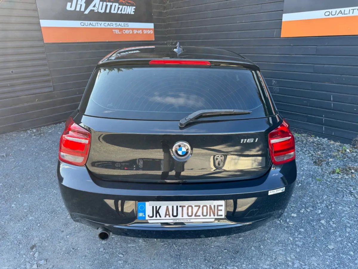 BMW 1-Series 116i AUTO 5DR - Image 5