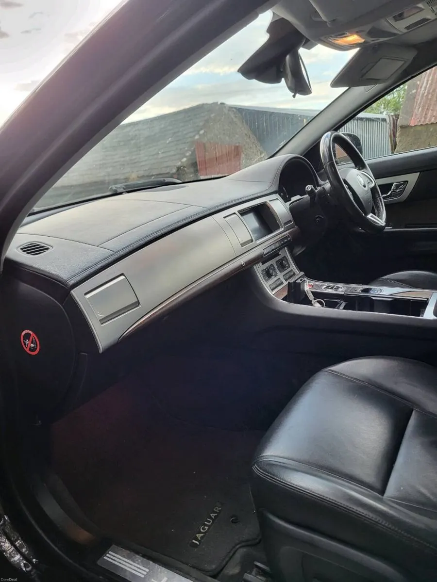Jaguar XF 2.2 - Image 5