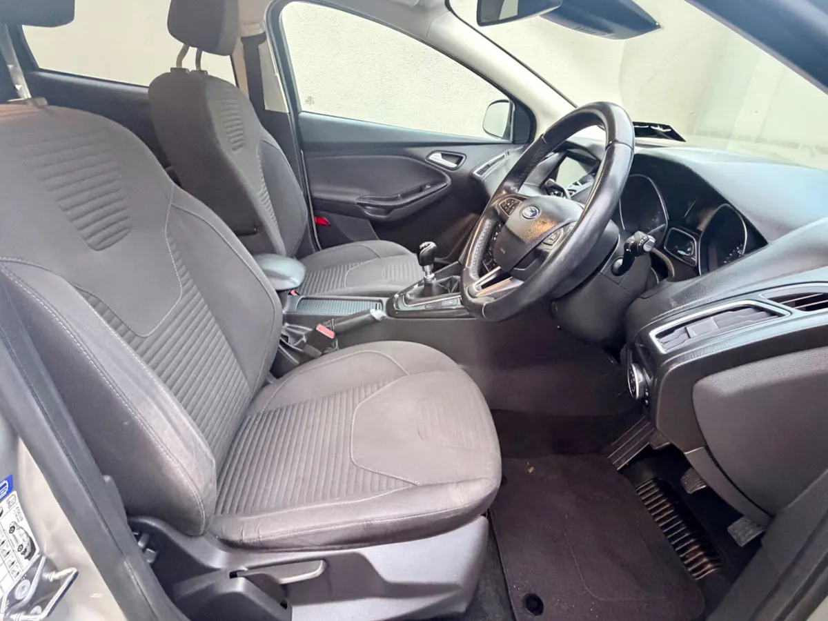 Ford Focus 2017 titanium model - Image 5