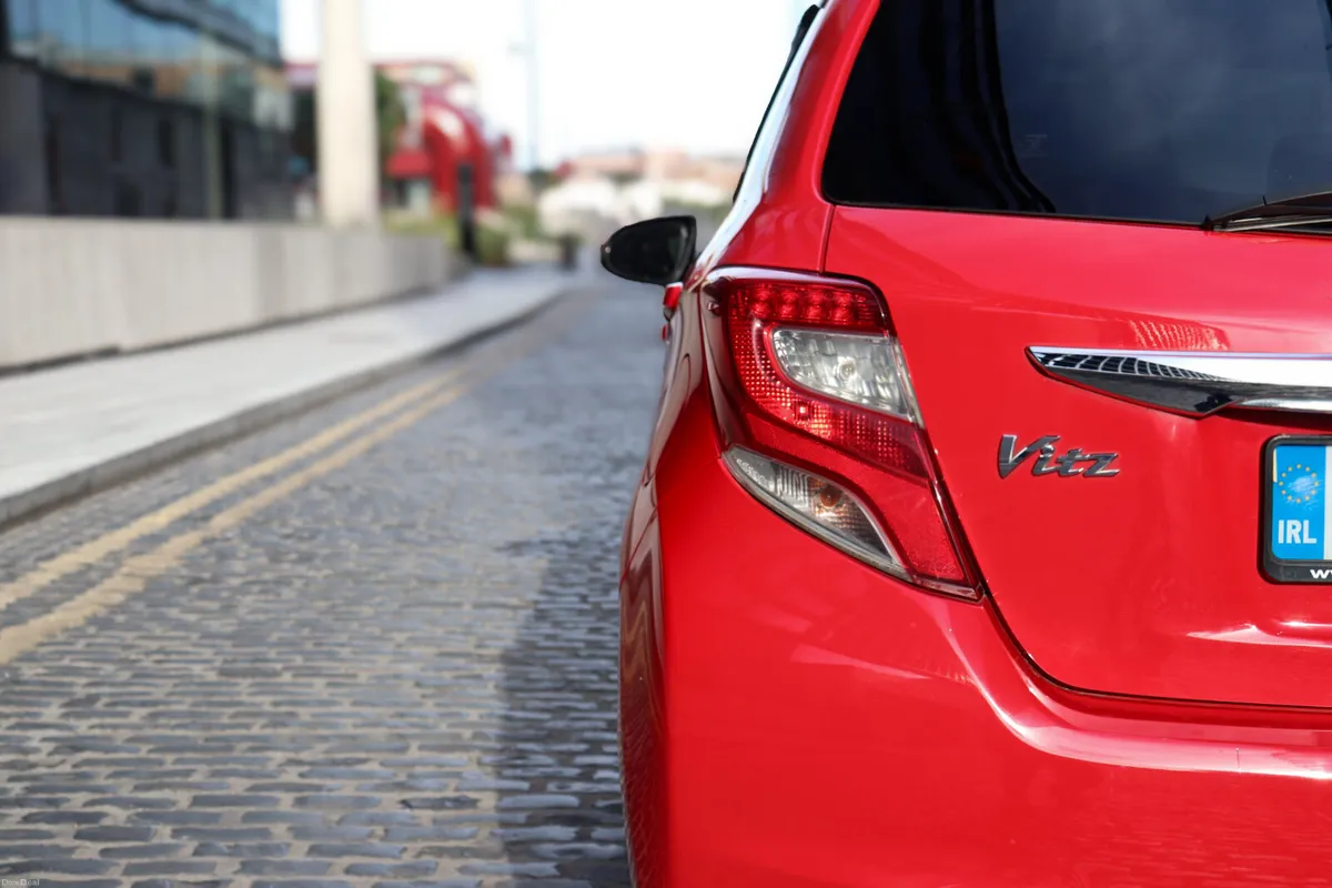 2016 Toyota Vitz // Automatic // Touchscreen - Image 6