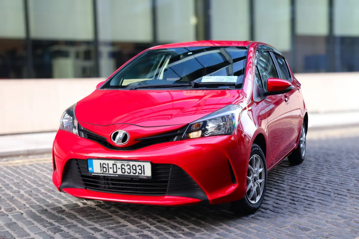 2016 Toyota Vitz // Automatic // Touchscreen - Image 2