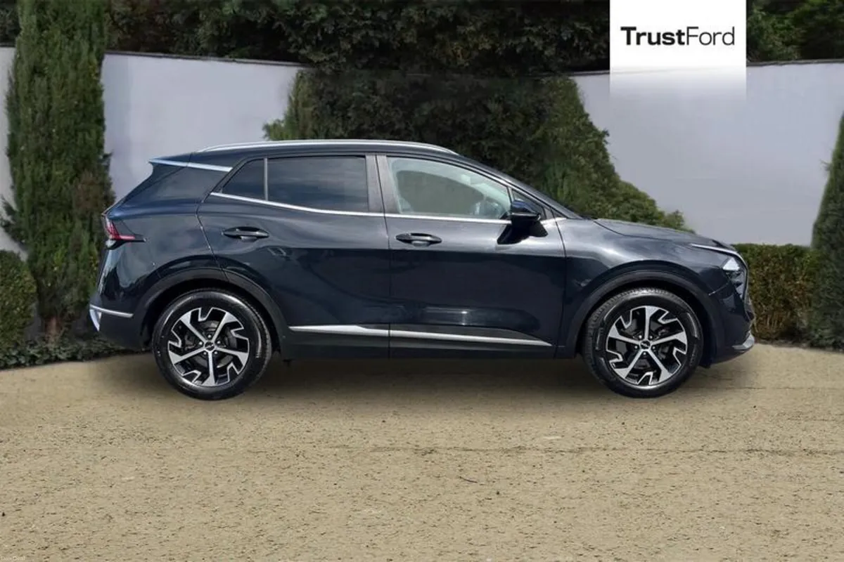 Kia Sportage 1.6T GDi ISG 3 5dr - REVERSING CAMERA - Image 3
