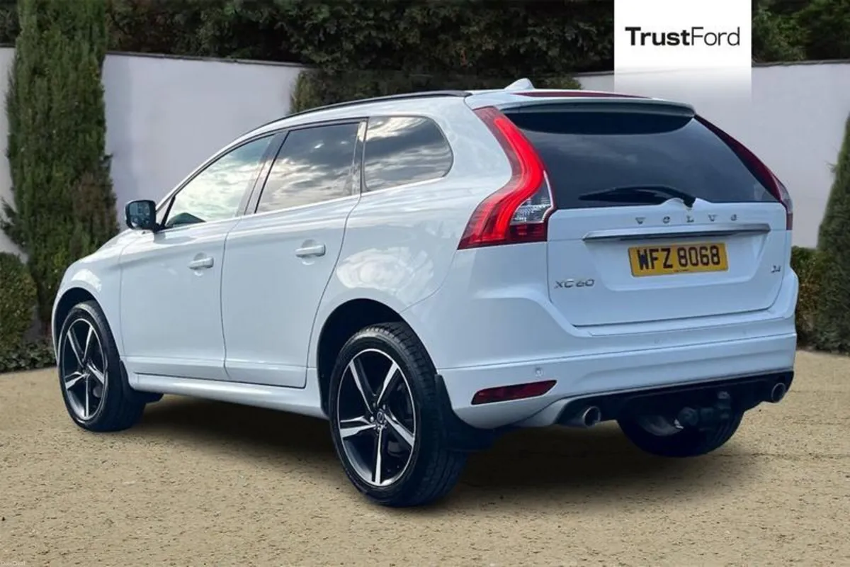 Volvo XC60 D4 [181] R DESIGN 5dr Geartronic - Image 2