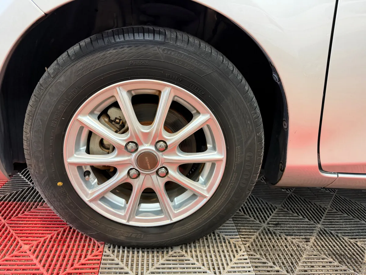 2015 Toyota Vitz 1.3 Petrol Automatic - Image 4