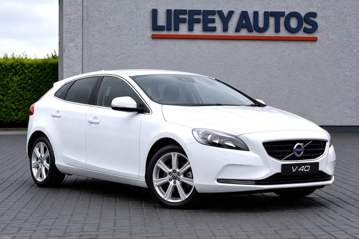 2014 VOLVO V40 T4 Automatic | Only 55,000 KM - Image 1