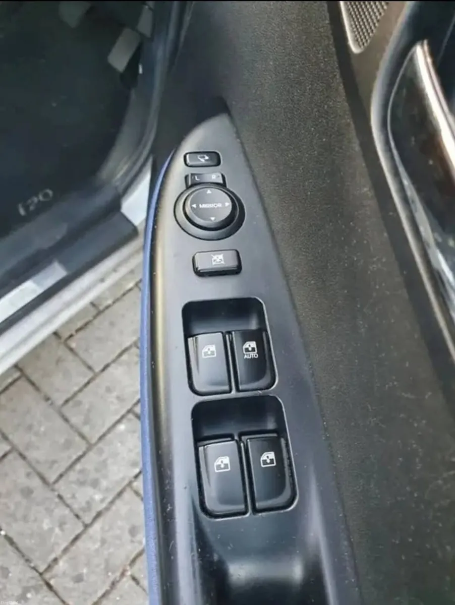 Hyundai i20 2010 - Image 6