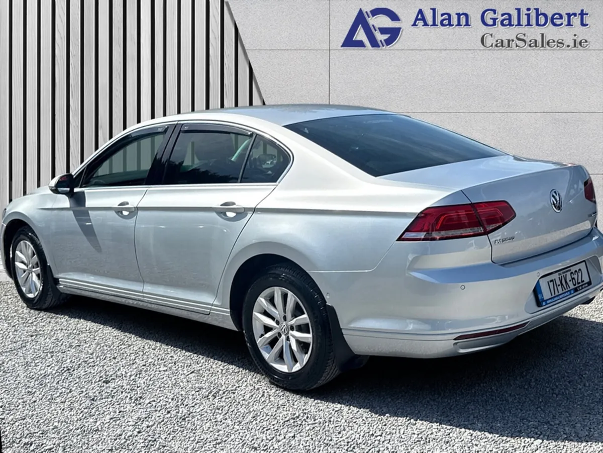 Volkswagen Passat Comfort line  1.6 TDI MANUAL - Image 2
