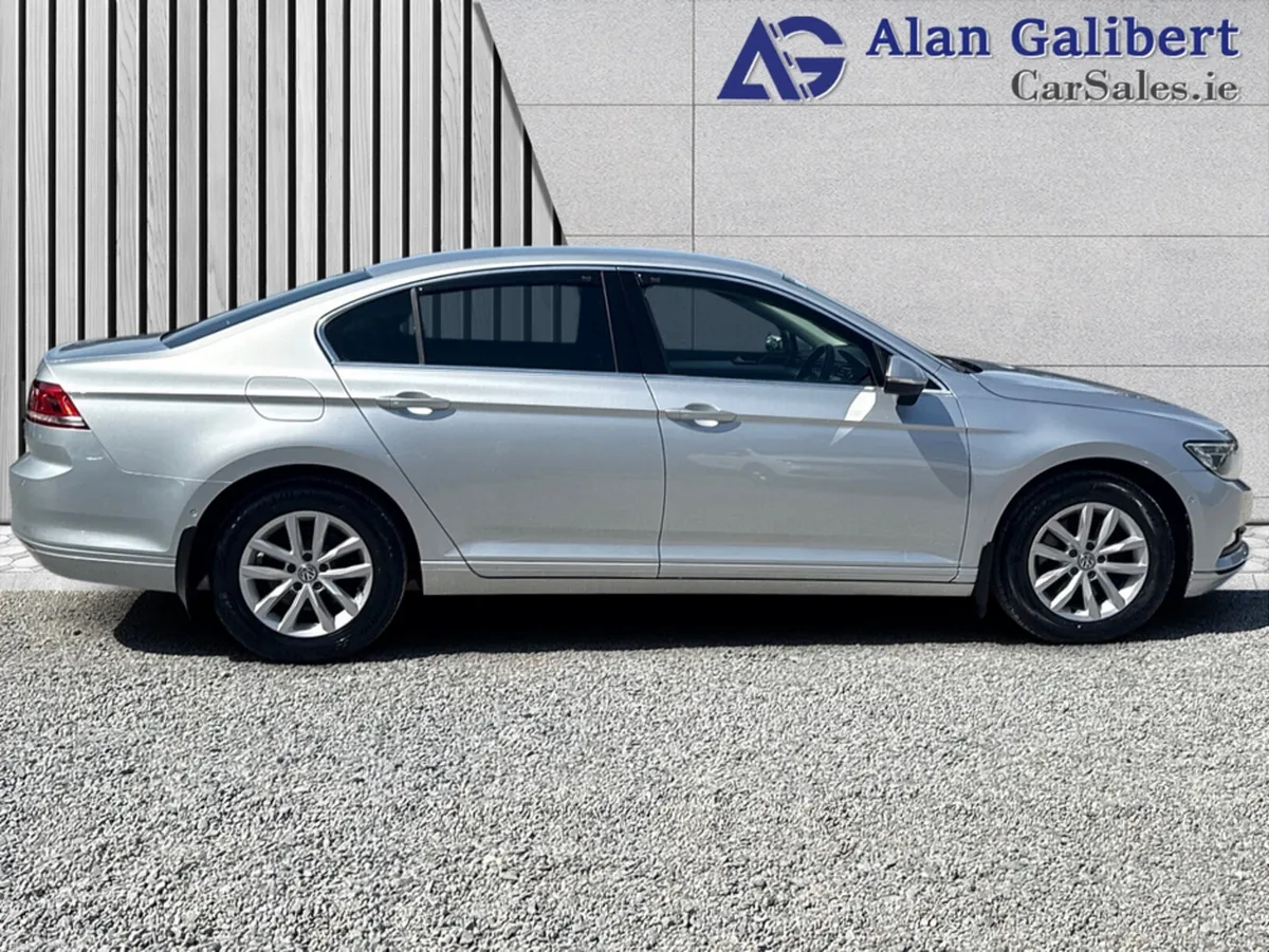 Volkswagen Passat Comfort line  1.6 TDI MANUAL - Image 3