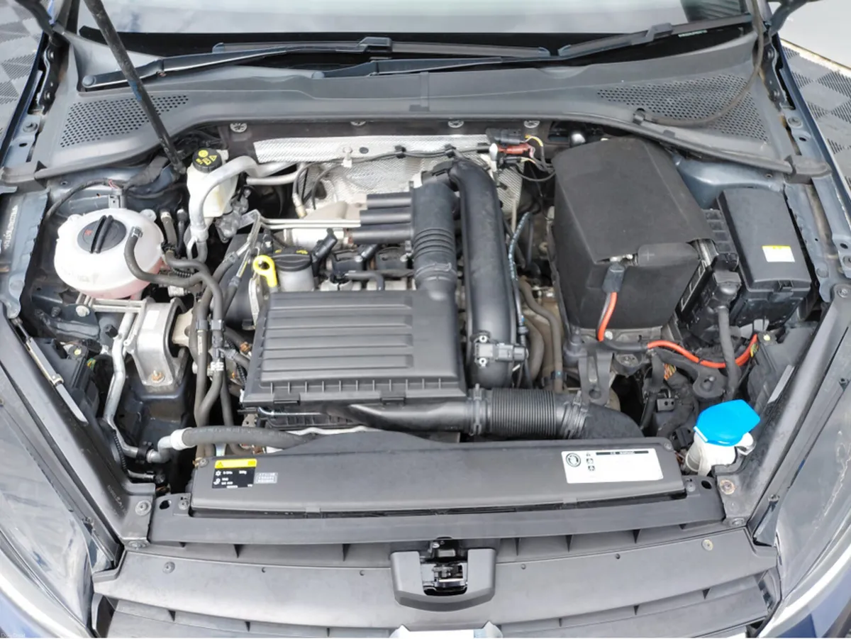 Volkswagen Golf VW Golf 1.2tsi petrol, auto, 17 al - Image 6