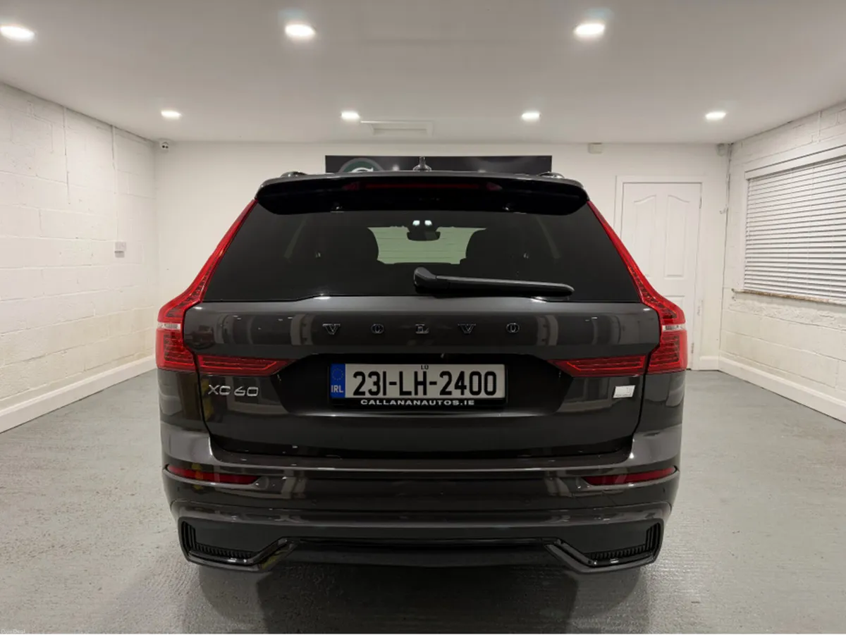 Volvo XC60 2.0 T6 PLUS DARK 350BHP AWD ***MEGA SPE - Image 3