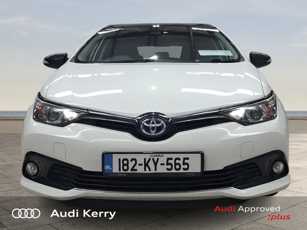 Toyota Auris HYBRID LUNA SPORT 4DR AUTO - Image 2