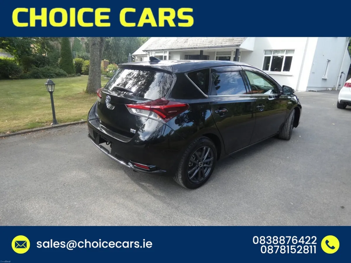 Toyota Auris 1.8 AUTO HYBRID LOW MILEAGE - Image 5