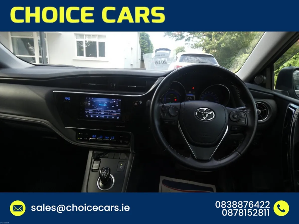 Toyota Auris 1.8 AUTO HYBRID LOW MILEAGE - Image 6